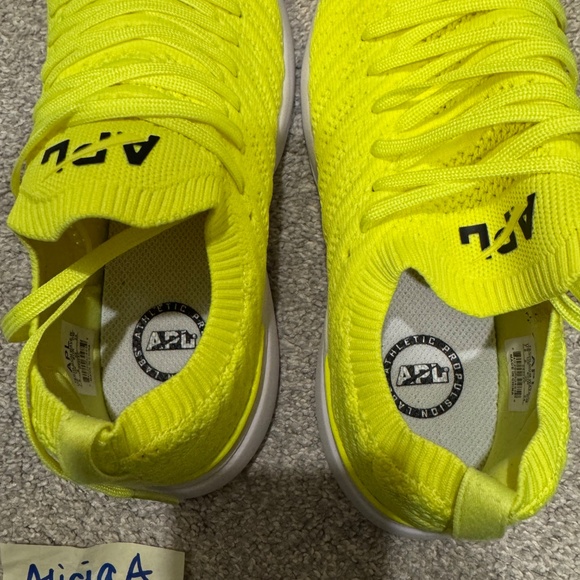 APL Techloom Sneakers HTF Color (size 7.5 women's) - Picture 5 of 7